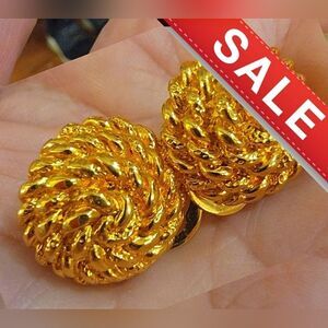 #Vintage #Monet Round Twisted Rope Design   Clip On Earrings Signed
